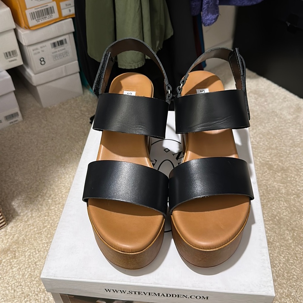 New in Box Steve Madden Marena Black Leather heels